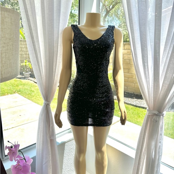 LBD Little Black Dress Sleeveless Bodycon Size S Small  Party Mini Sequined - Picture 1 of 11